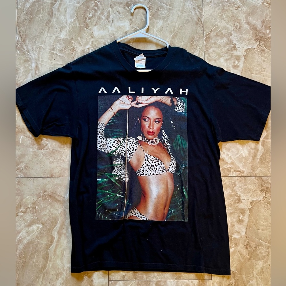 Aaliyah Graphic T-shirt Men’s M